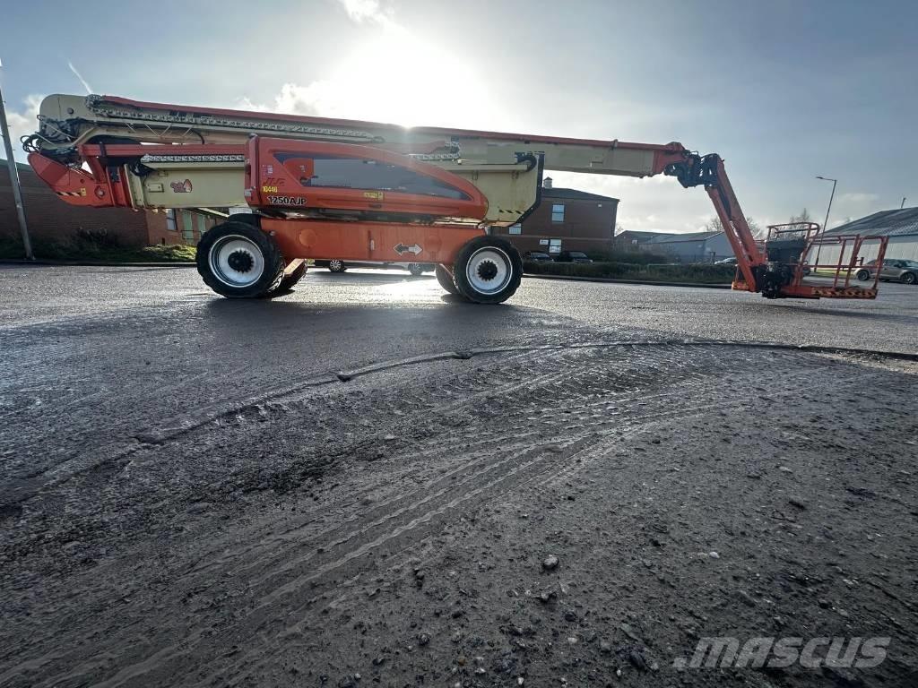 JLG 1250 AJP Kĺbové plošiny
