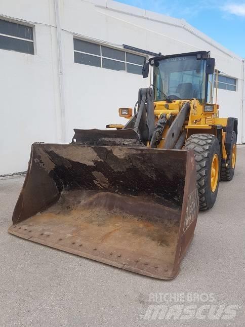 Volvo L90C Kolesové nakladače
