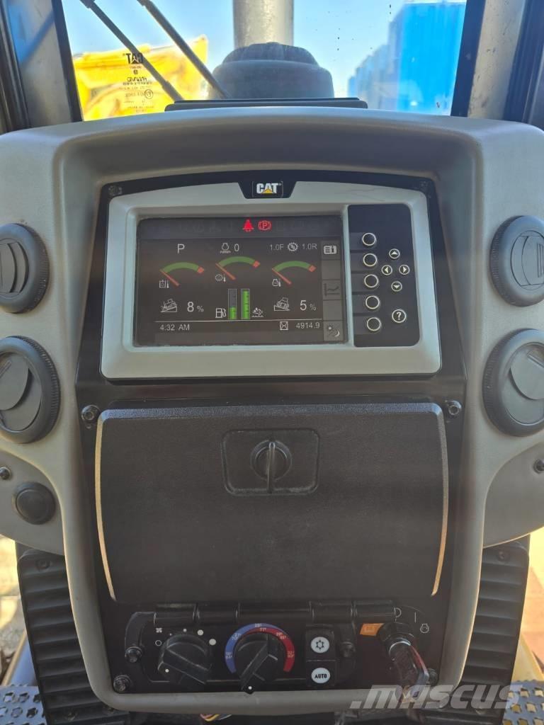 CAT D 6 N LGP Pásové dozéry