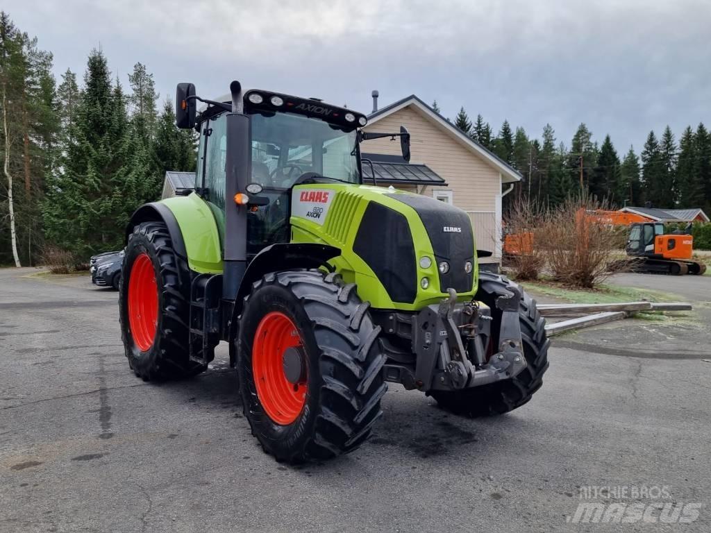 CLAAS 820 Axion Traktory