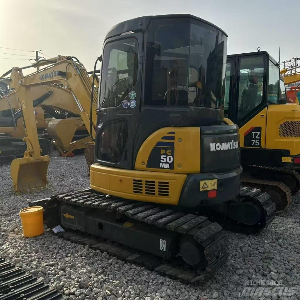 Komatsu 50-2 Pásové rýpadlá