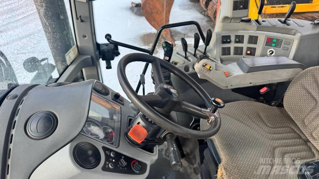 CLAAS Arion 530 Traktory