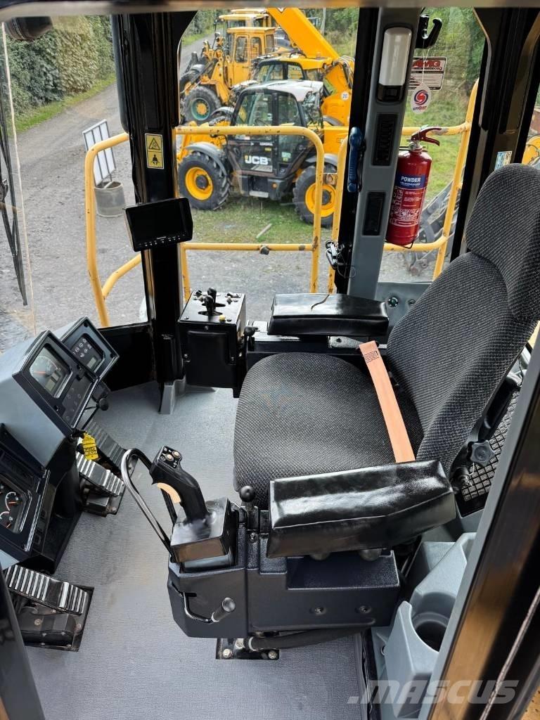 CAT 988 H Kolesové nakladače