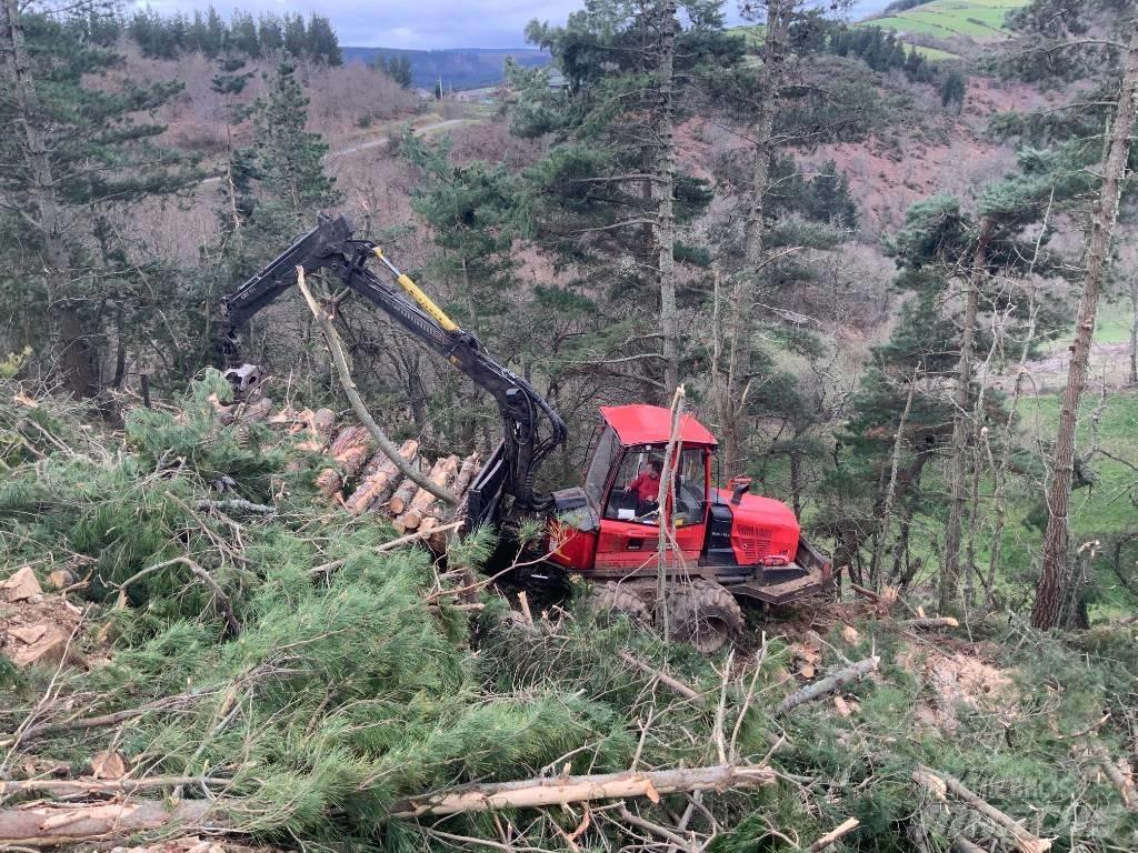 Komatsu 865 Lesné traktory