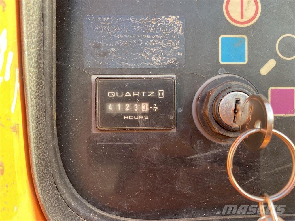 JLG 860SJ Kĺbové plošiny