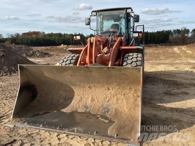 Hitachi ZW 220 Kolesové nakladače