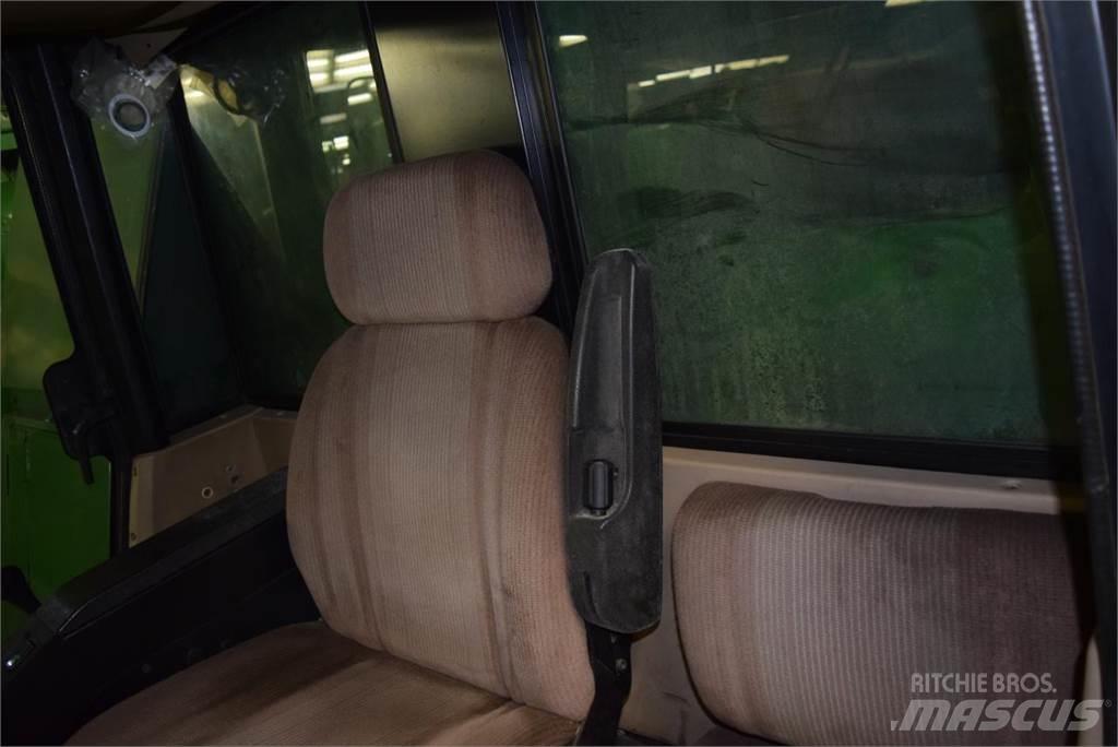 John Deere 2064 Kombinované zberacie stroje