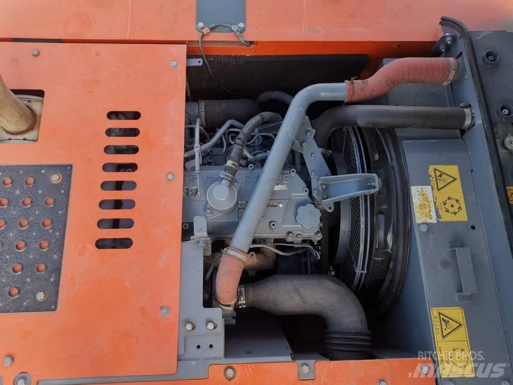 Hitachi ZX 240 Pásové rýpadlá