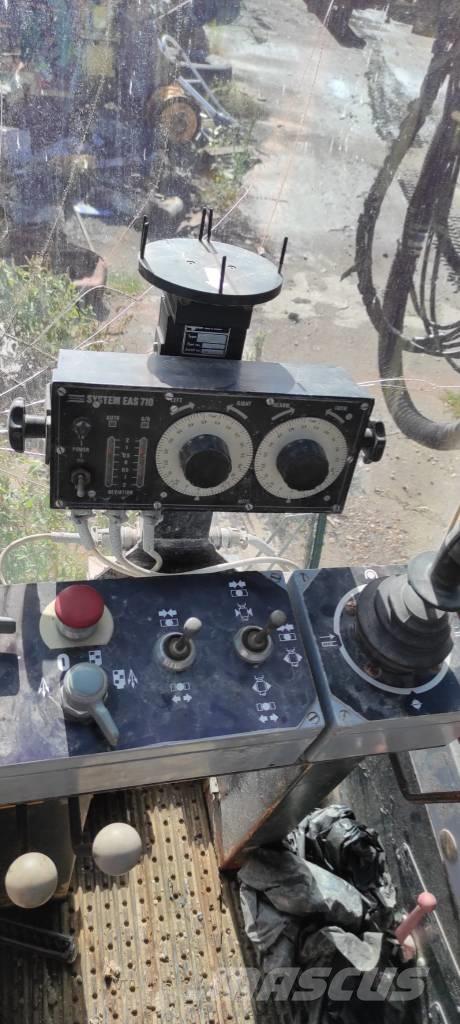 Atlas Copco ROC 812 Povrchové vrtné súpravy