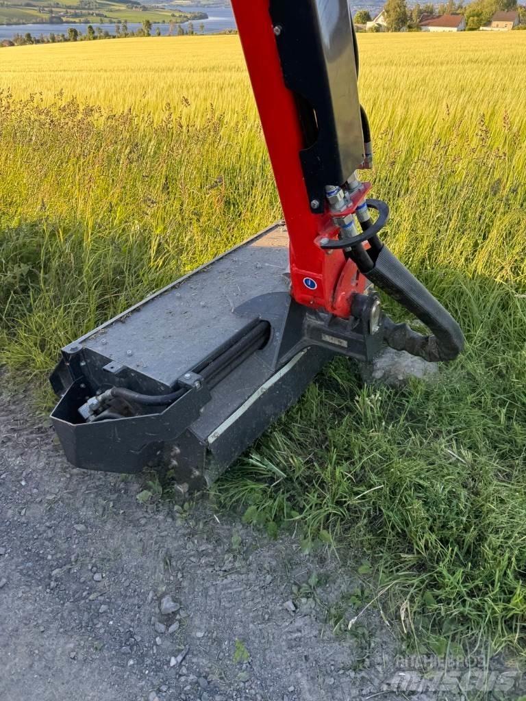 Kuhn E4745 M Ďalšie cestné a snežné stroje