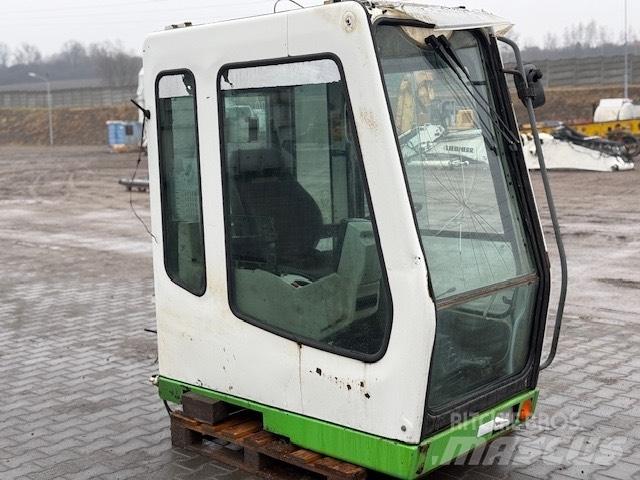Liebherr A 924 B CAB Kabíny a interiér