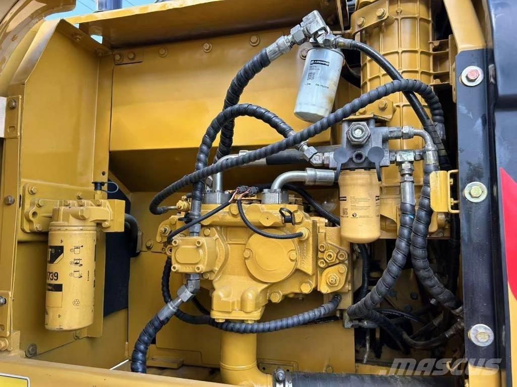 CAT 320 D Pásové rýpadlá