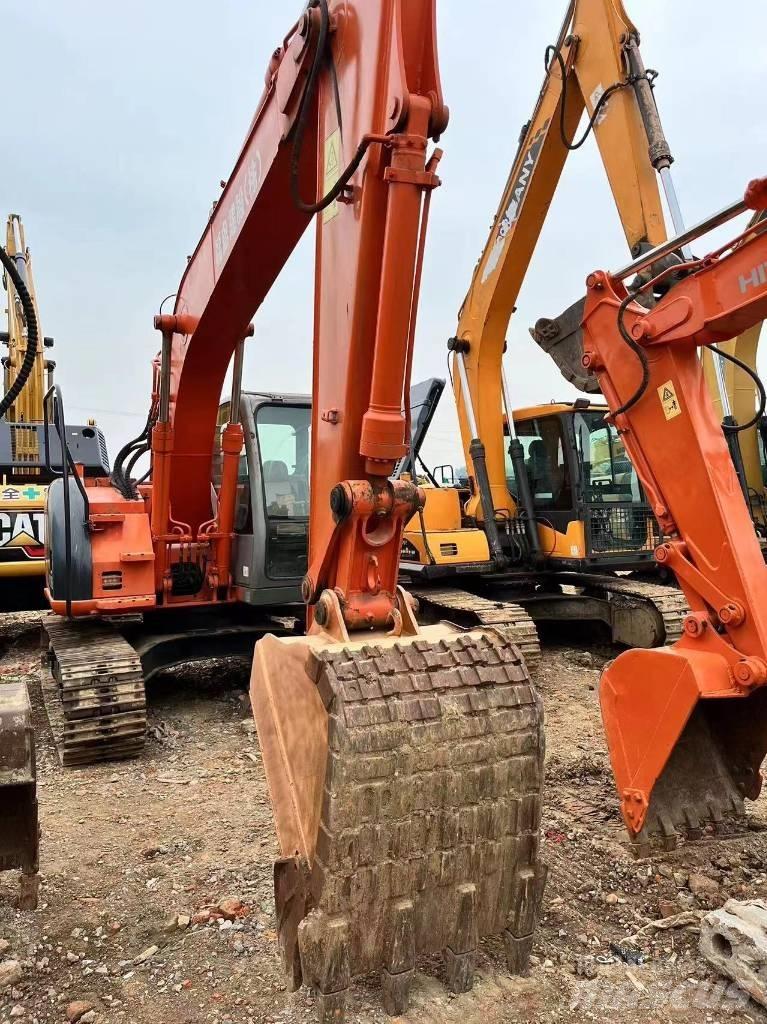 Hitachi ZX 135 US Pásové rýpadlá