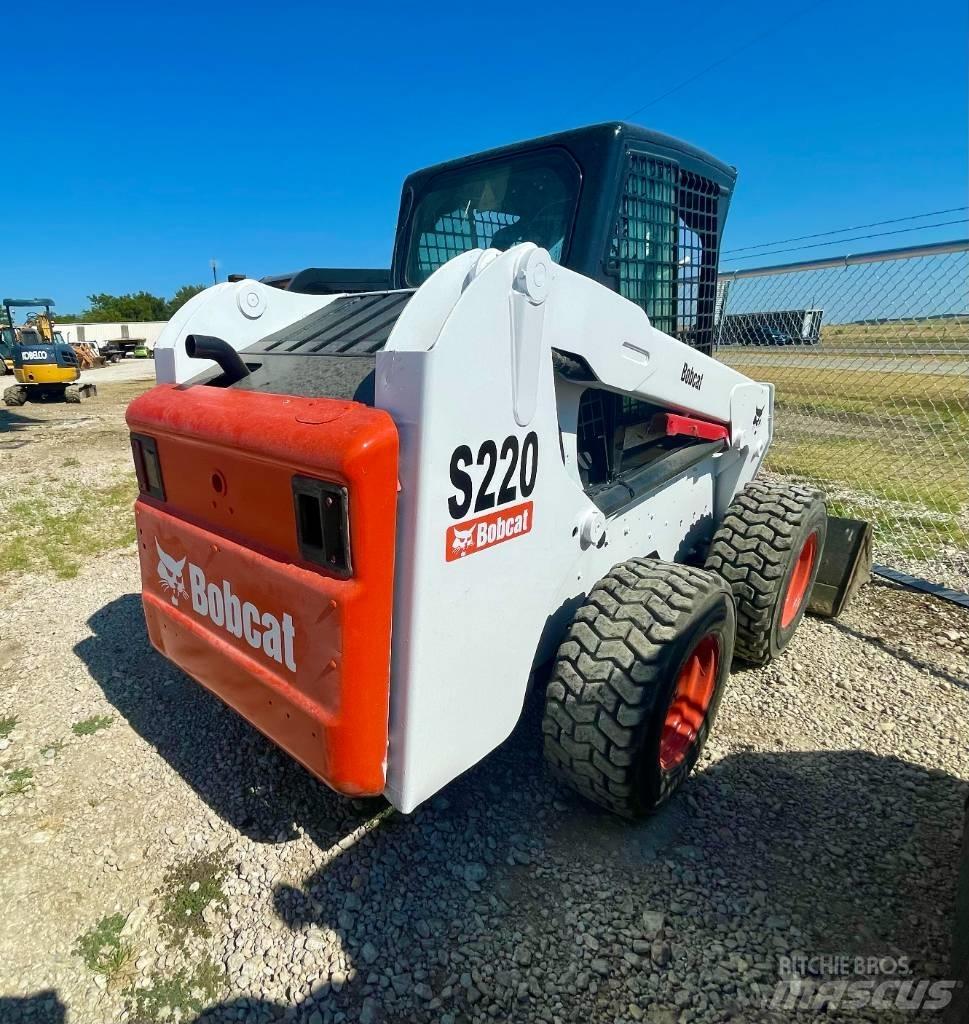 Bobcat S 220 Šmykom riadené nakladače