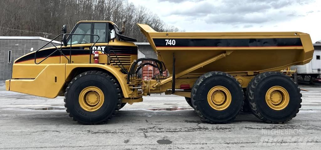 CAT 740 Kĺbové nákladné autá