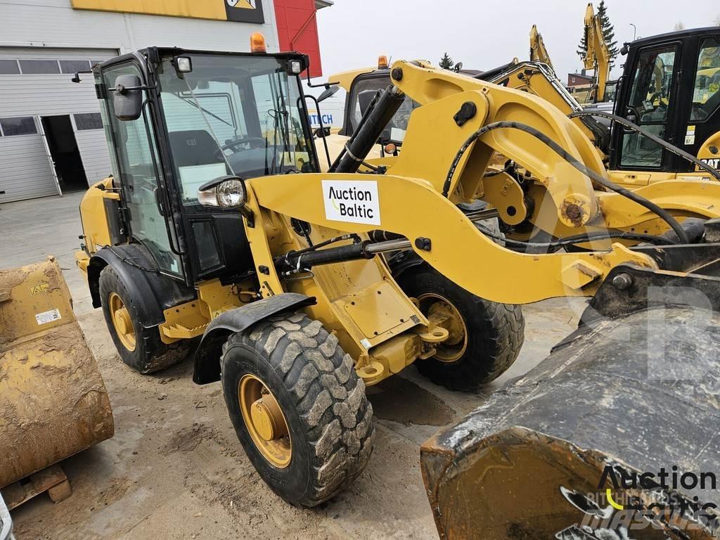 CAT 906 M Kolesové nakladače