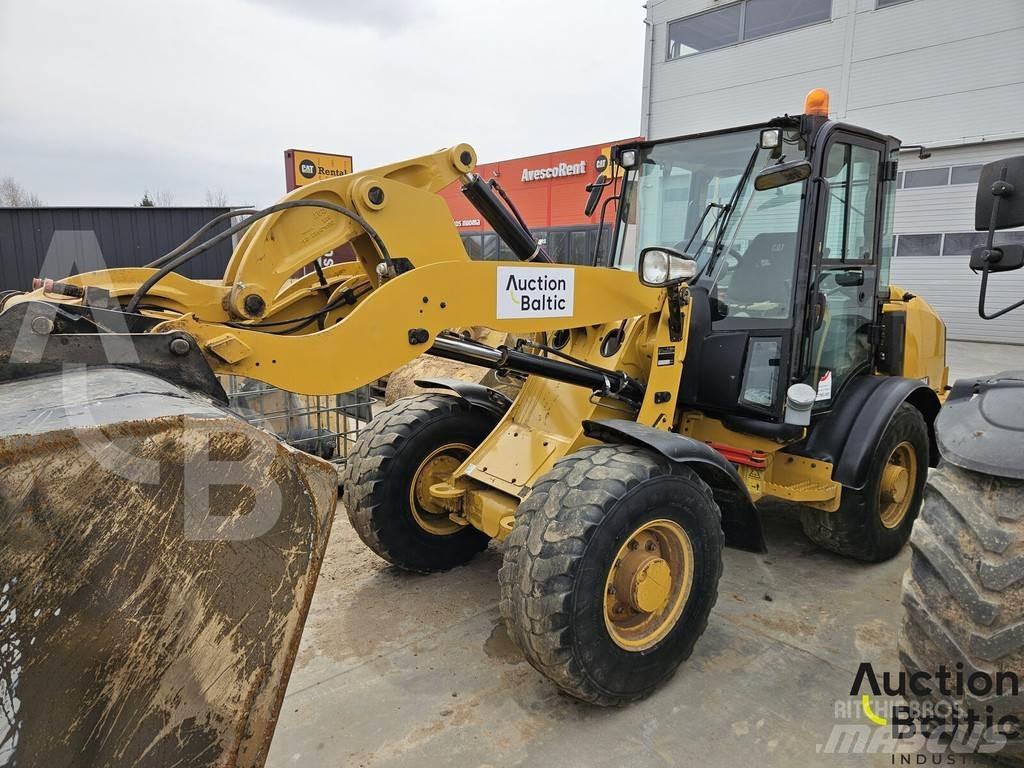 CAT 906 M Kolesové nakladače
