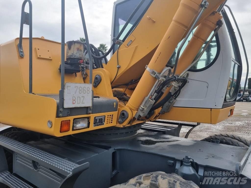 Liebherr A 900 C Kolesové rýpadlá