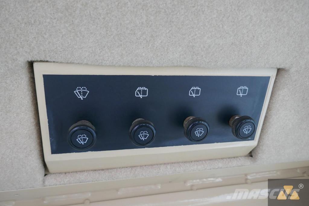 CAT D9R Ex-army Pásové dozéry