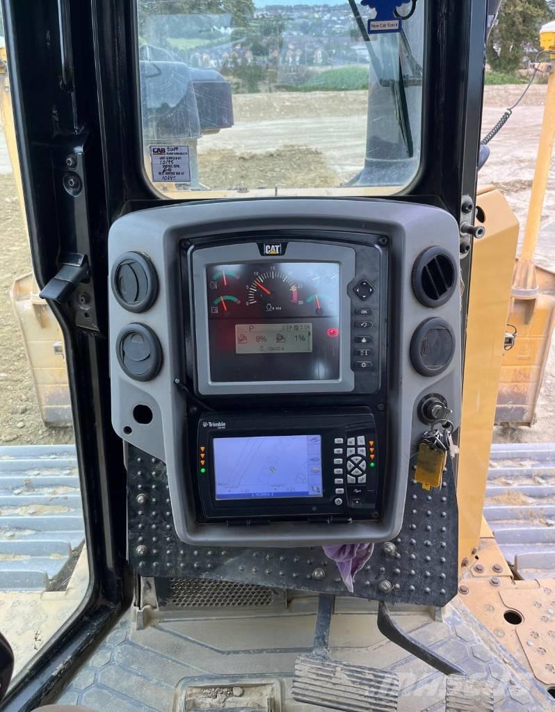 CAT D 6 T LGP Pásové dozéry