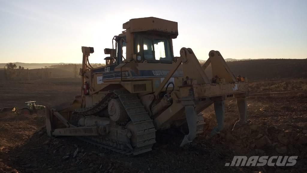 CAT D 7 R Pásové dozéry