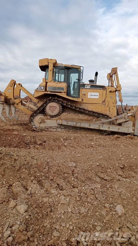 CAT D 7 R Pásové dozéry