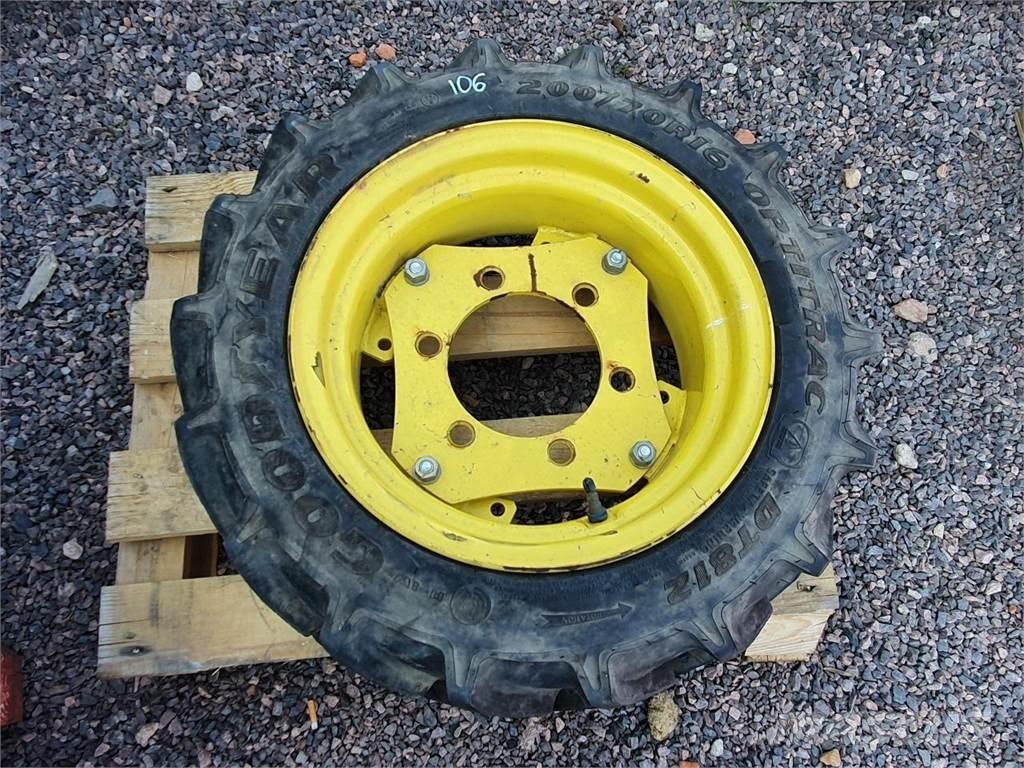 Goodyear 200/70R16 Pneumatiky, kolesá a ráfiky