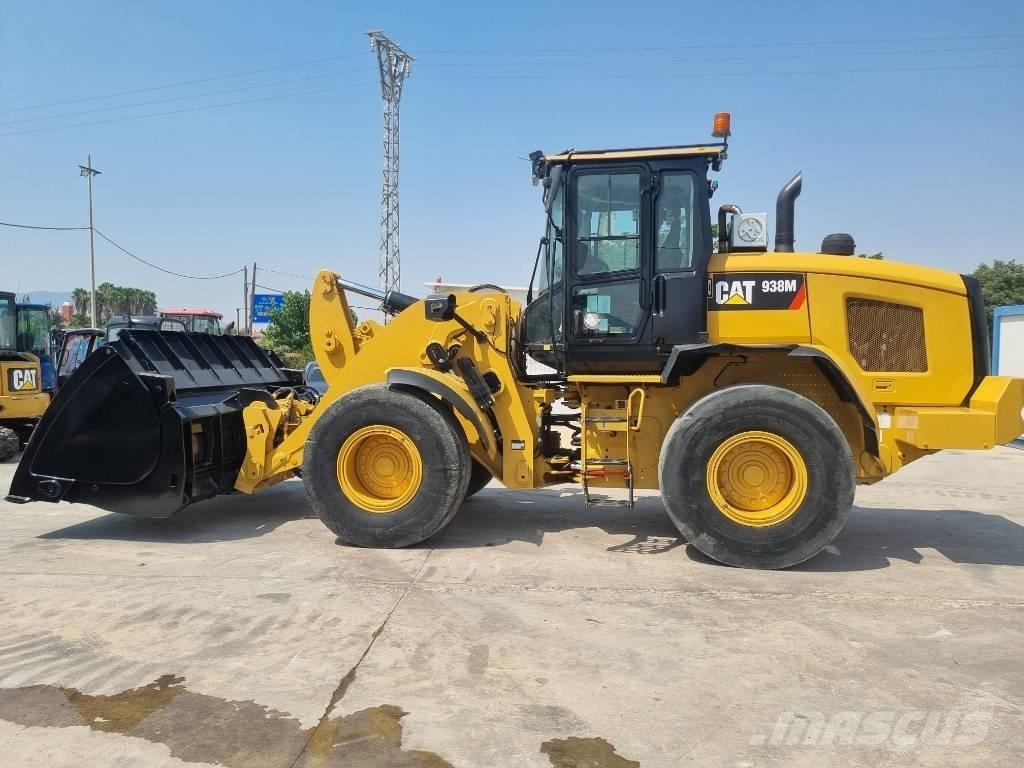 CAT 938 M Kolesové nakladače
