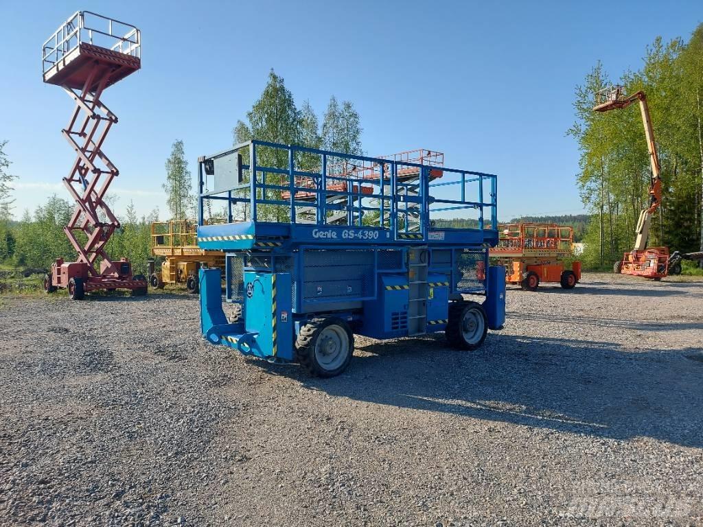 Genie GS 4390 Nožnicové zdvíhacie plošiny