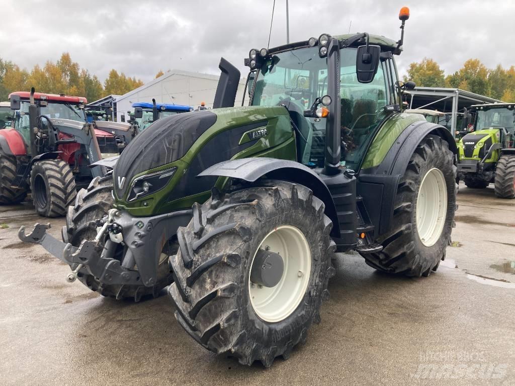 Valtra T 234 Traktory