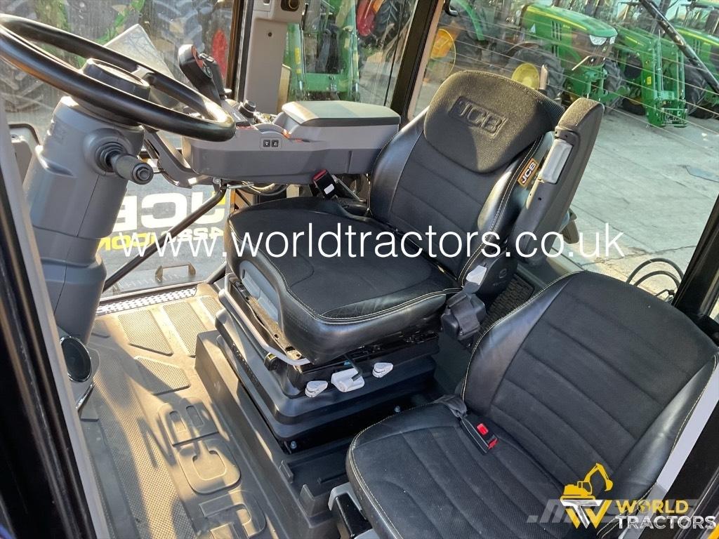 JCB Fastrac 4220 Traktory