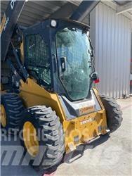 John Deere 324G Šmykom riadené nakladače
