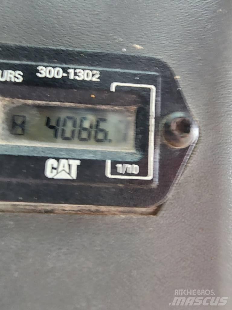 CAT 259 B Šmykom riadené nakladače
