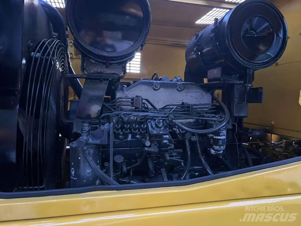 Komatsu WA320-3 Kolesové nakladače