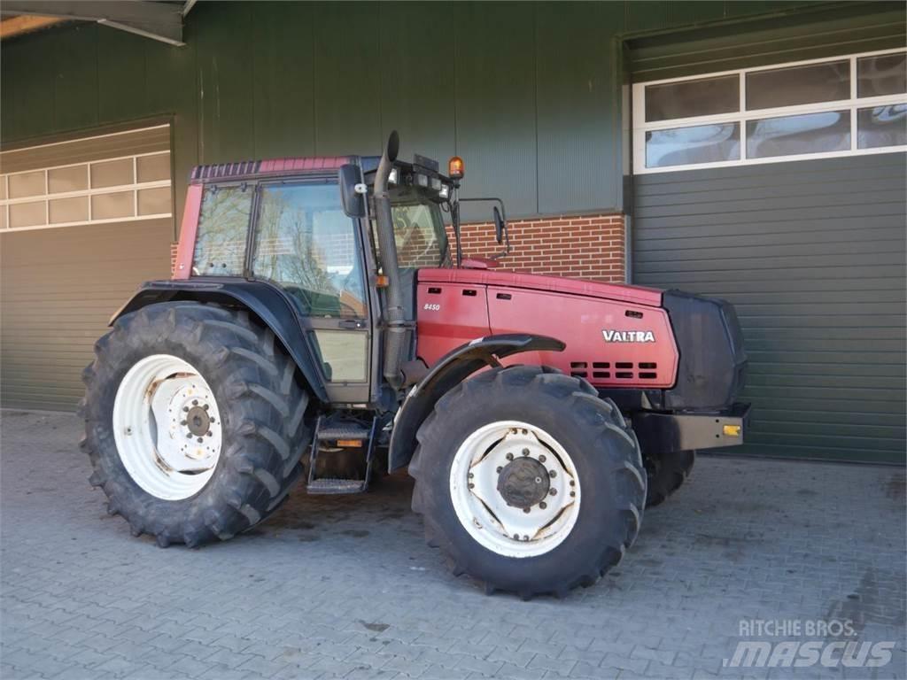 Valtra 8450 Traktory