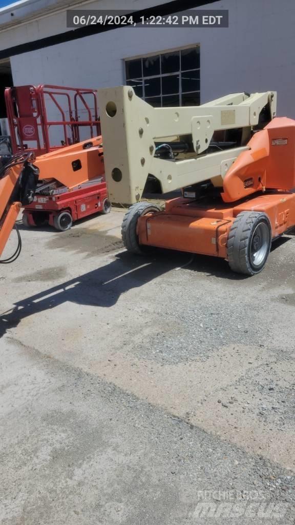 JLG E 450 AJ Kĺbové plošiny