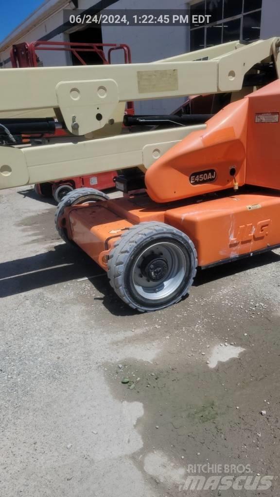 JLG E 450 AJ Kĺbové plošiny