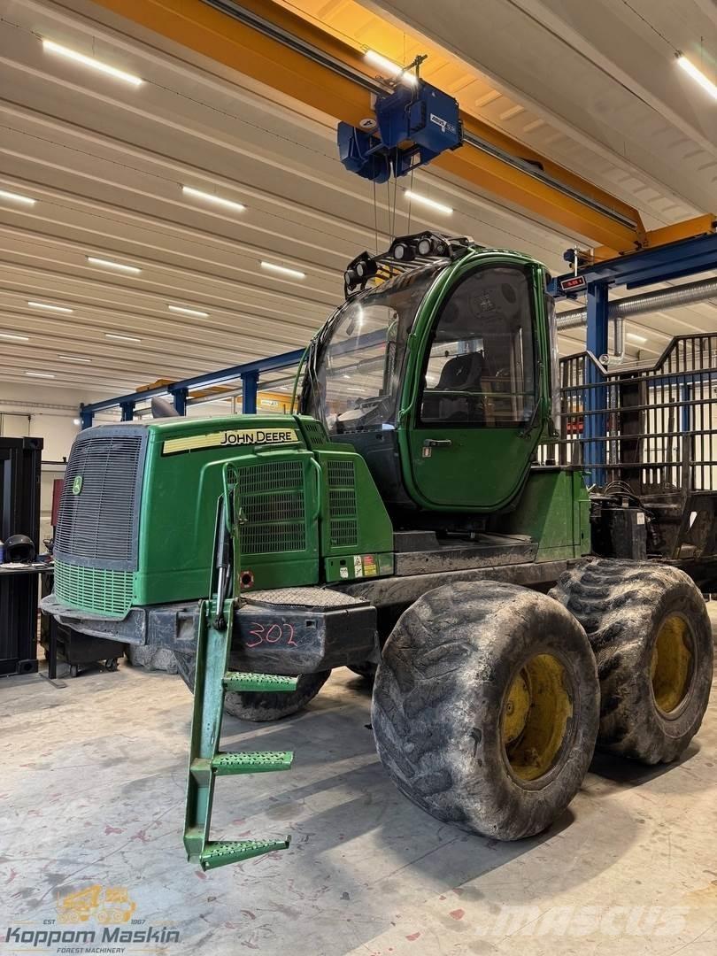 John Deere 1210E Lesné traktory