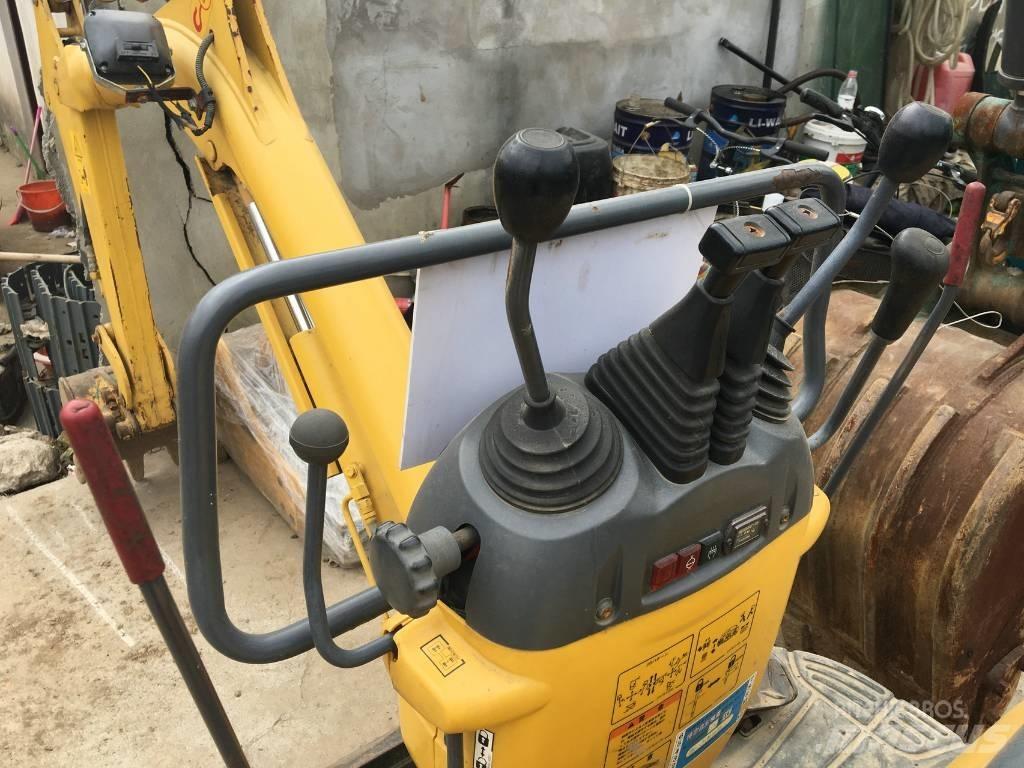 Komatsu PC 10 Mini rýpadlá < 7t