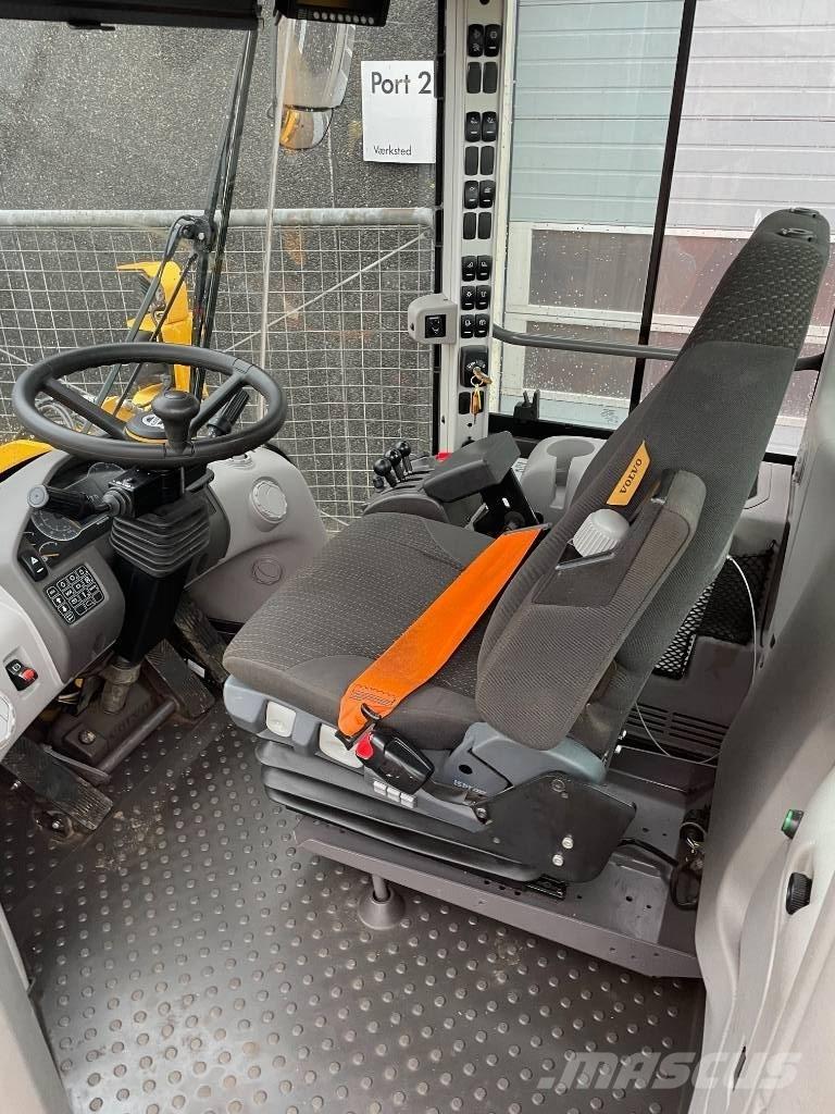 Volvo L90H Kolesové nakladače