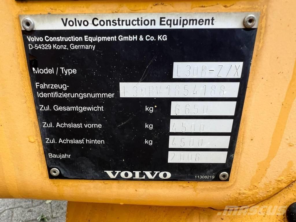 Volvo L 30 B Kolesové nakladače