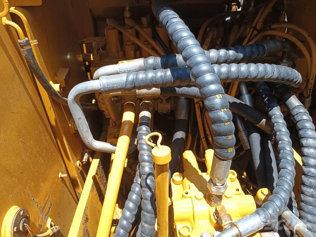 CAT 320D2L Pásové rýpadlá