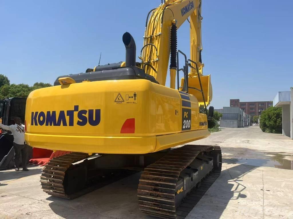 Komatsu PC 200 Pásové rýpadlá