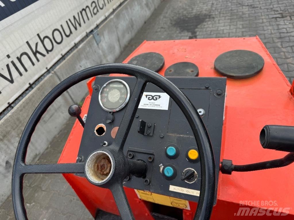 CASE Vibromax 152k Ťahačové valce