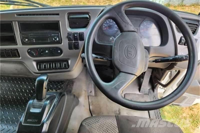 UD TRUCKS QUESTER Ďalšie nákladné vozidlá