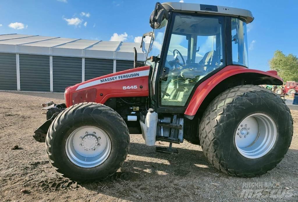 Massey Ferguson 5445 Traktory