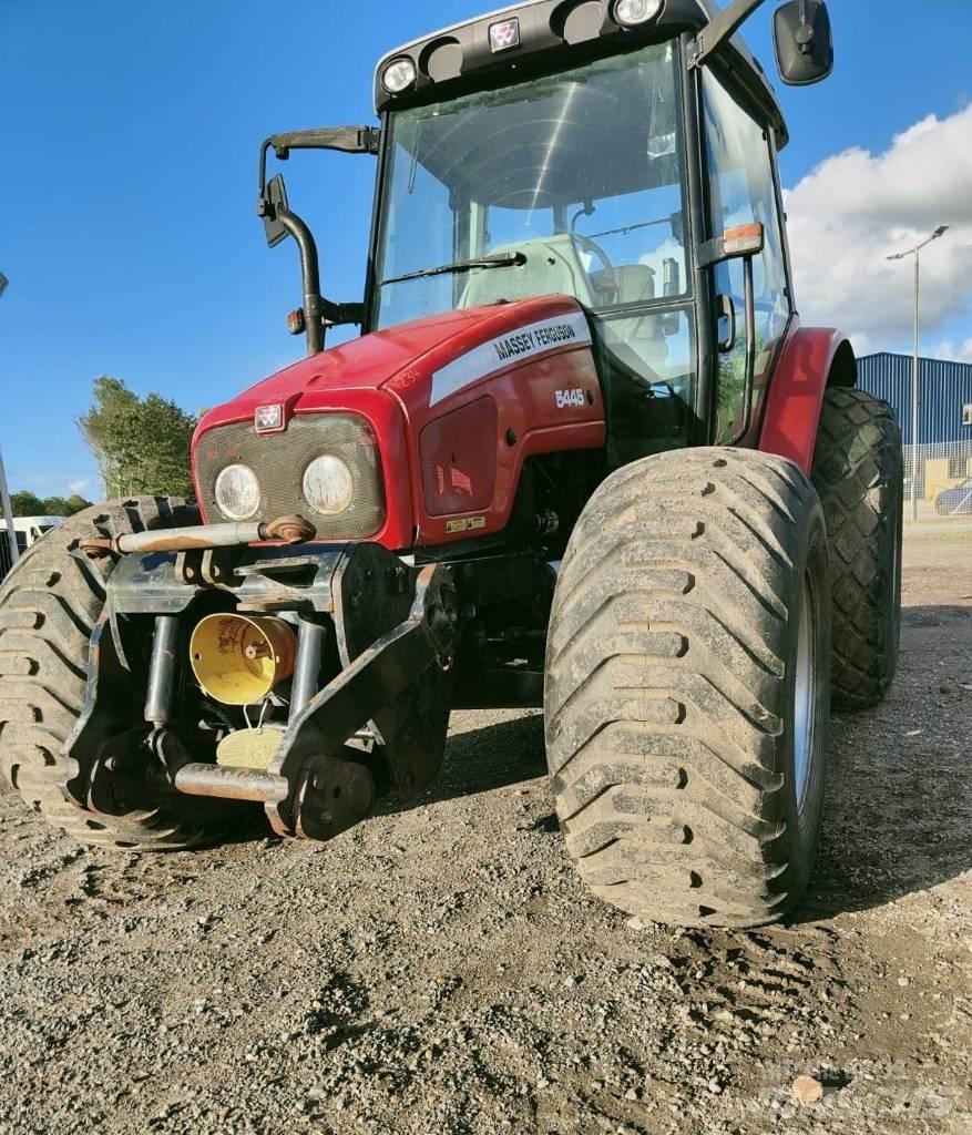 Massey Ferguson 5445 Traktory