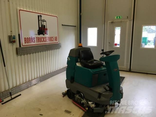 Tennant T 7 + Kombinované podlahové umývacie stroje
