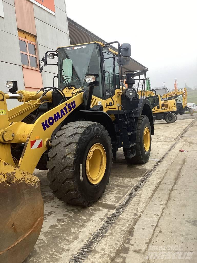 Komatsu WA380-8E0 Kolesové nakladače
