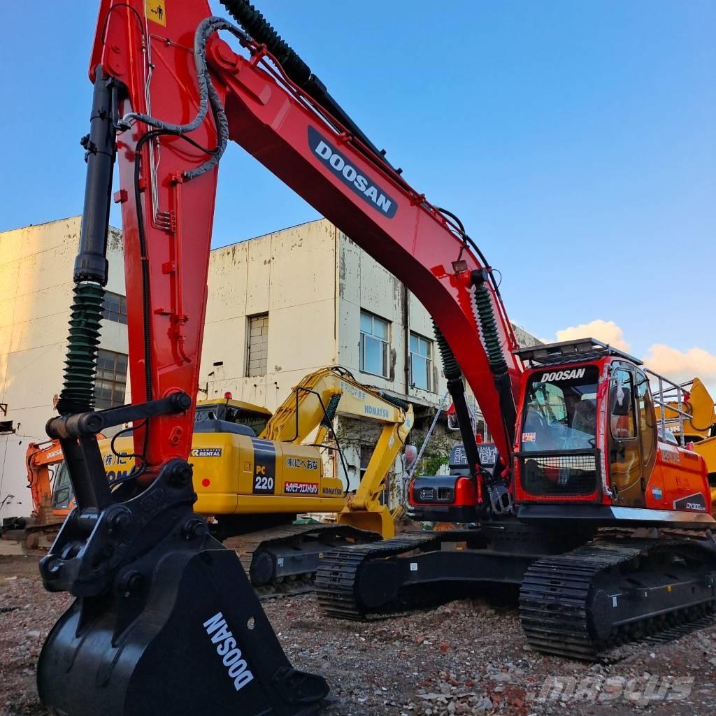 Doosan DX 300 LCA Pásové rýpadlá